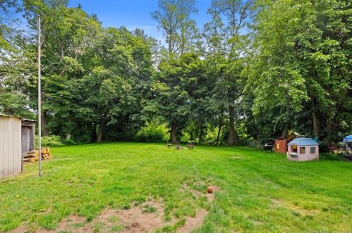 19 West Rd, Ellington CT  06029-4201 exterior