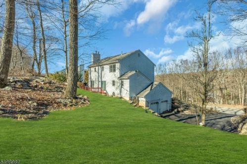 15 David Dr, Dover NJ  07869-3728 exterior