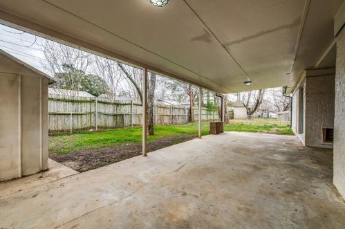 1612 Warren Ln, Fort Worth TX  76112-5723 exterior