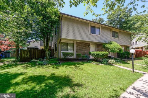 10671 Myrtle Oak Ct, Springfield VA  22015-2244 exterior