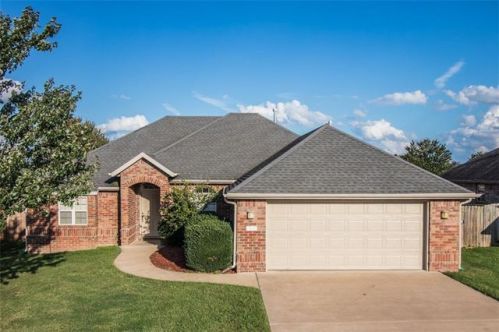 195 Dawn Dr, Centerton, AR 72719-9314