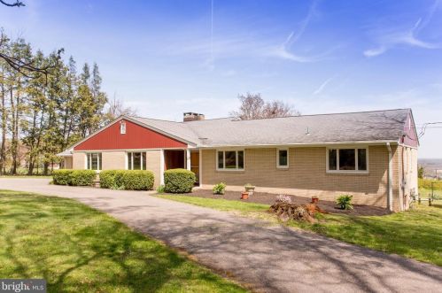 9 Britton Dr, Flemington, NJ 08822-4609