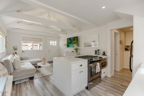 3534 Ocean Dr, Oxnard CA  93035-4345 exterior