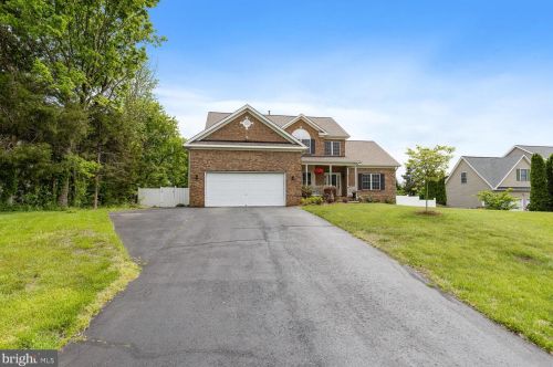 18 Pebble Pl, Fredericksburg, VA 22405-5760