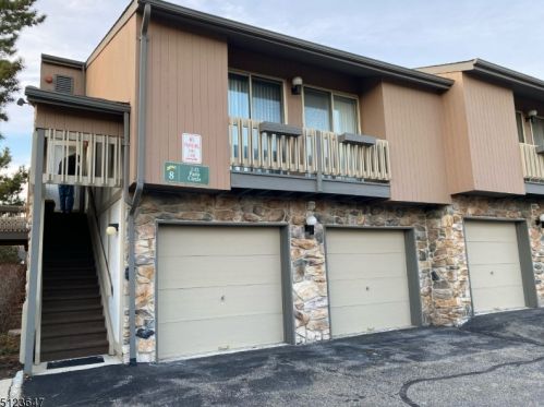 4 Paris Cir, Town Center NJ  07052-1128 exterior