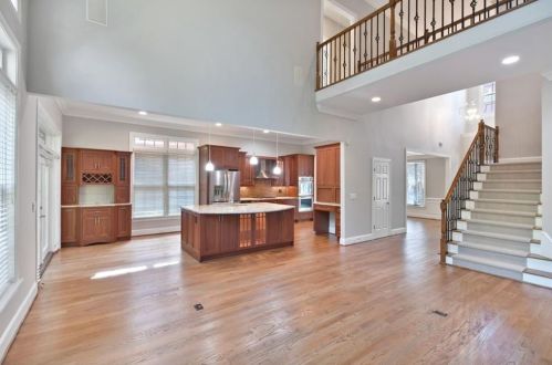 1066 Hedge Rose Ct, Atlanta GA  30324-2781 exterior