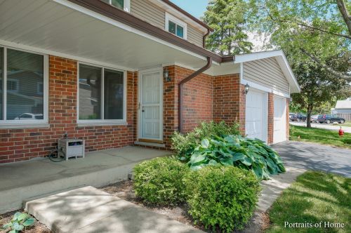 2002 Jamestown Dr, Palatine, IL 60074-1411