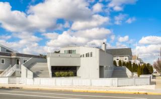 4656 Dune Dr, Avalon, NJ 08202-1442