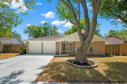 1608 Pecan Hollow St, Pearland, TX 77581-5714