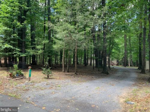 25 Ruffed Grouse Ln, Hedgesville, WV 25427-6903