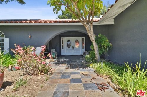 3532 Adamsville Ave, Calabasas, CA 91302-5801