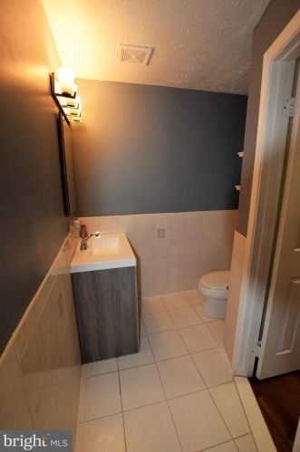 6100 Heron Pond Ct, Springfield VA  22015-3738 exterior