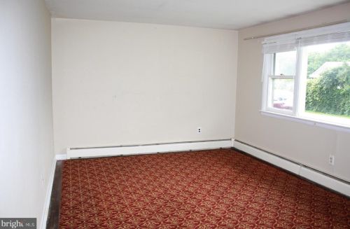 92 Fairview St, Carlisle, PA 17015-3120