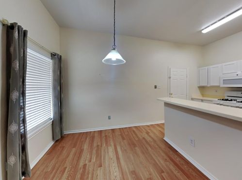 800 Beckley Ave, Dallas TX  75203-1613 exterior