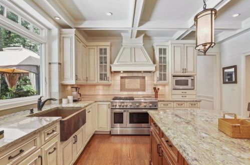 5700 Lake Island Dr, Atlanta GA  30327-4836 exterior