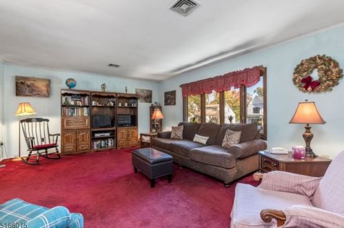 2307 Longfellow Ave, Scotch Plains, NJ 07076-4519