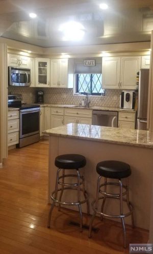 55 Linwood Ave, Cresskill, NJ 07626-2103