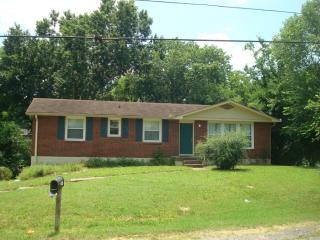 3811 Bonnacreek Dr, Hermitage, TN 37076-1927