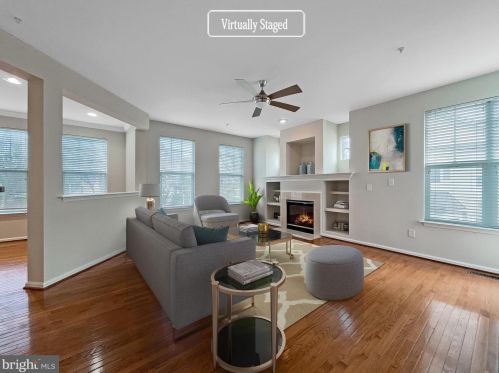 10013 Orland Stone Dr, Bristow, VA 20136-2661