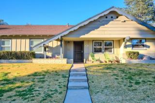221 Anita Ct, Redlands, CA 92373-7104