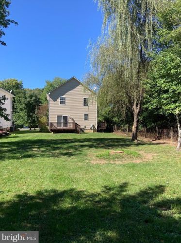 8407 Salem Ave, Marshall, VA 20115-3249