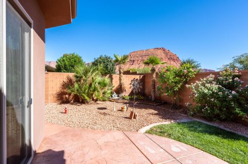 90 Brokenstone Trl, Kayenta UT 84738-6575 exterior