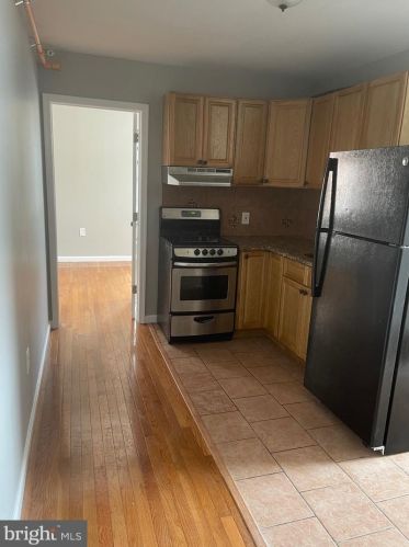 1981 Hunting Park Ave, Philadelphia, PA 19140-2827