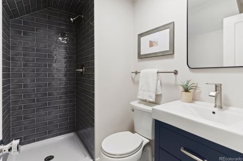 1310 Bates Pkwy, Englewood CO  80113-1761 exterior