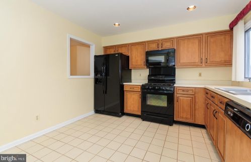14 Hanover Ct, Princeton NJ  08540-7066 exterior