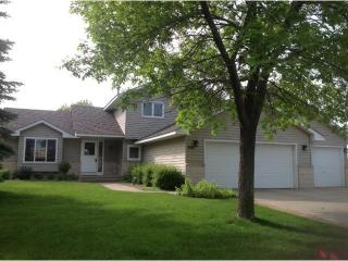 494 Skyview Ln, Carver, MN 55315-9757
