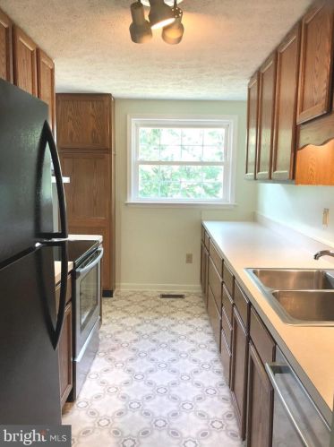 7102 Crystal Ct, Middletown MD  21769-7433 exterior