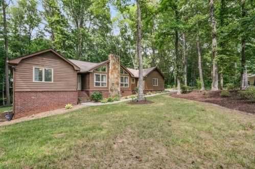 630 Knollwood Cir, Conyers, GA 30094-4422