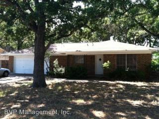 413 Tee Dr, Bryan TX  77801-3026 exterior