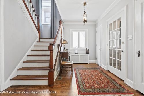 302 2nd Ave, Tinton Falls NJ  07712-6132 exterior