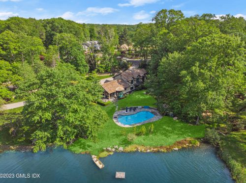 39 Hunting Ridge Rd, Greenwich CT  06831-3121 exterior
