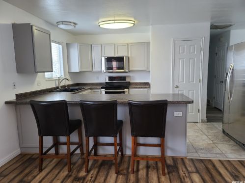 6883 3200, Taylorsville, UT 84084-1842