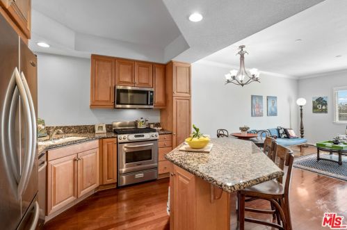 21345 Hawthorne Blvd, Torrance CA  90503-5656 exterior