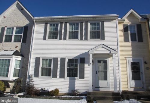 8 Lenwood Ct, Trenton, NJ 08690-3313