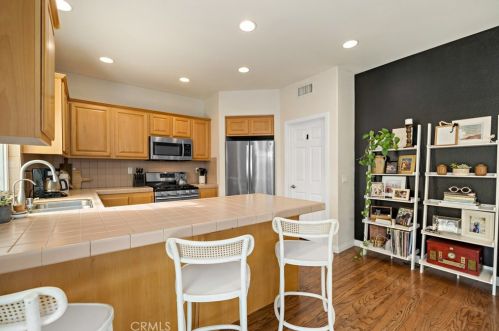 14289 Meadowlands Dr, Riverside CA  92503-9740 exterior