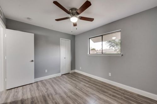 2230 Bowie Dr, Carrollton TX 75006-7754 exterior