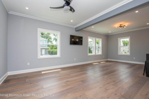 22 High St, Tinton Falls NJ  07724-3451 exterior