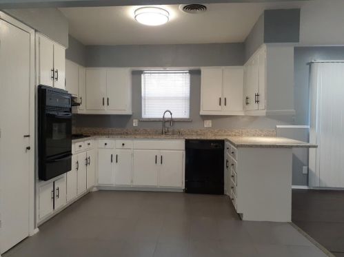 2009 Billie Dr, Dallas TX  75232-1013 exterior