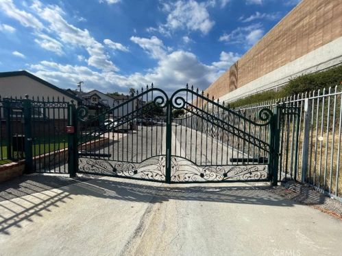 7553 Ontario St, Burbank, CA 91504-1026