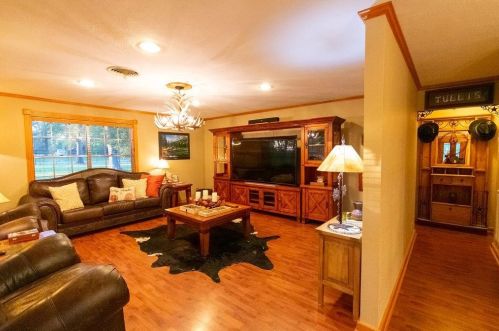 15302 Ben Wiggins Rd, Conroe TX  77303-4805 exterior