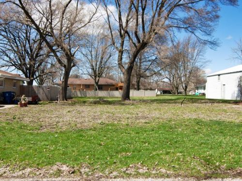 30 2nd Ave, East Brooklyn, IL