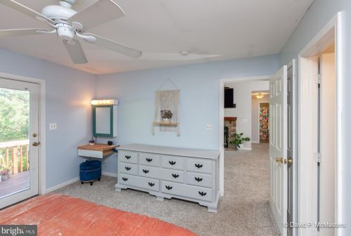 423 Shannondale Rd, Harpers Ferry WV 25425-4564 exterior