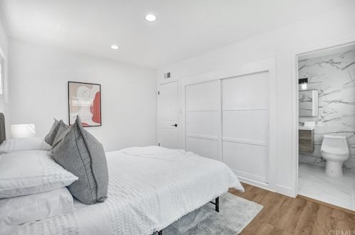 1048 Fairbrook Ln, Santa Ana CA  92706-1106 exterior