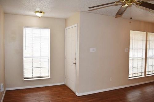 4908 Brianhill Dr, Fort Worth, TX 76135-1746
