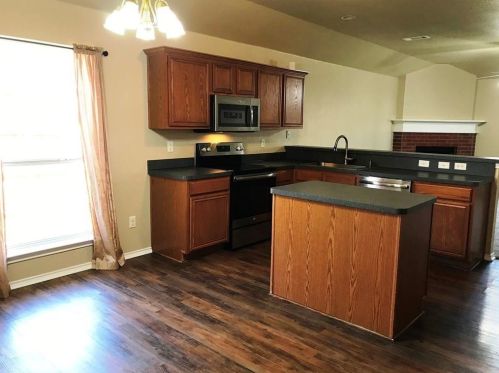 117 Blue Wood Dr, Fort Worth TX  76179-1464 exterior