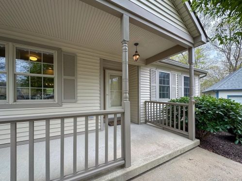 7 Hawthorne Ln, Niantic, CT 06357-1241